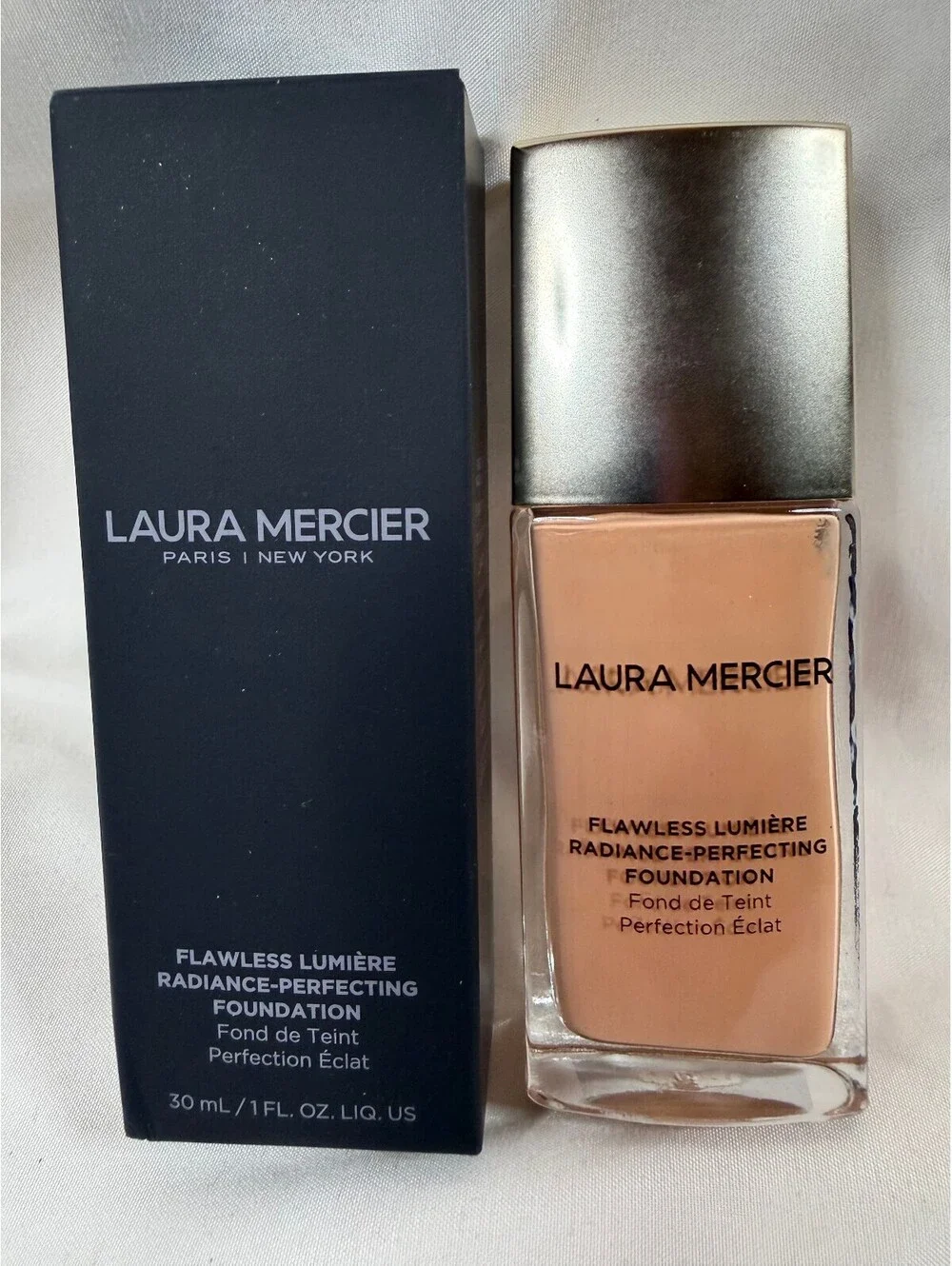 Laura Mercier Flawless Lumière Radiance-Perfecting Foundation 30 mL NWT